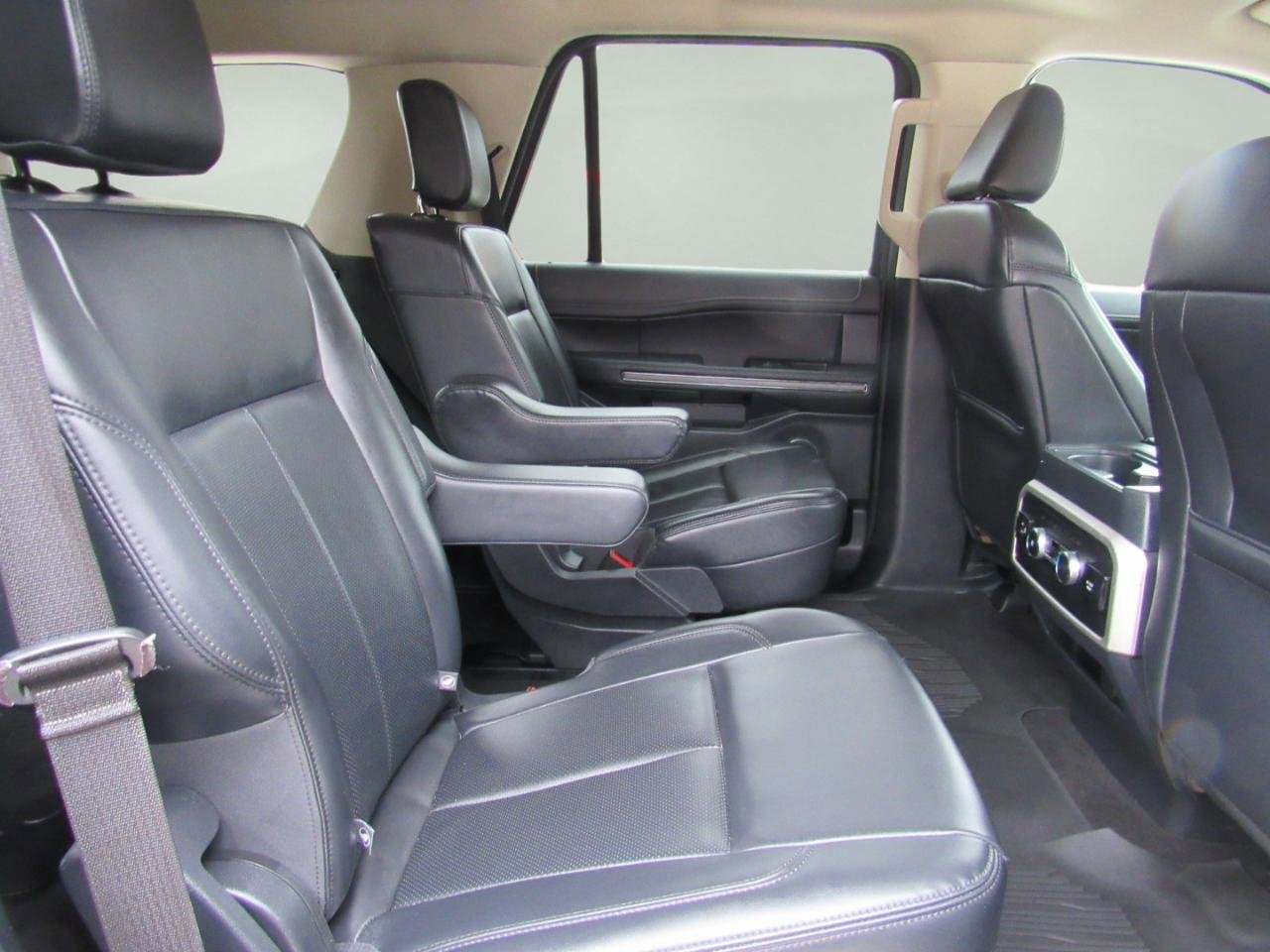 Used 2023 Ford Expedition XLT image 30