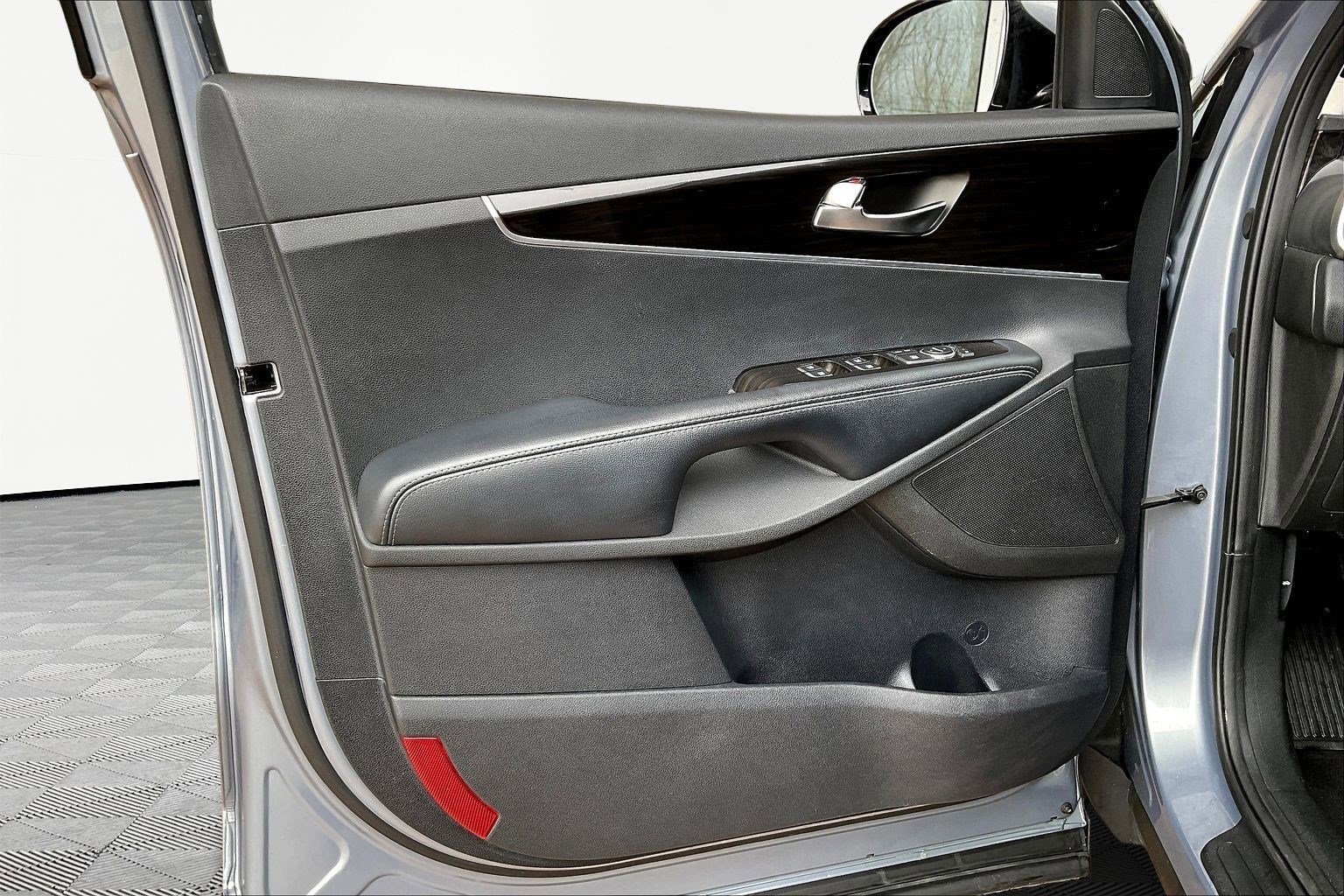 Used 2020 Kia Sorento LX image 20