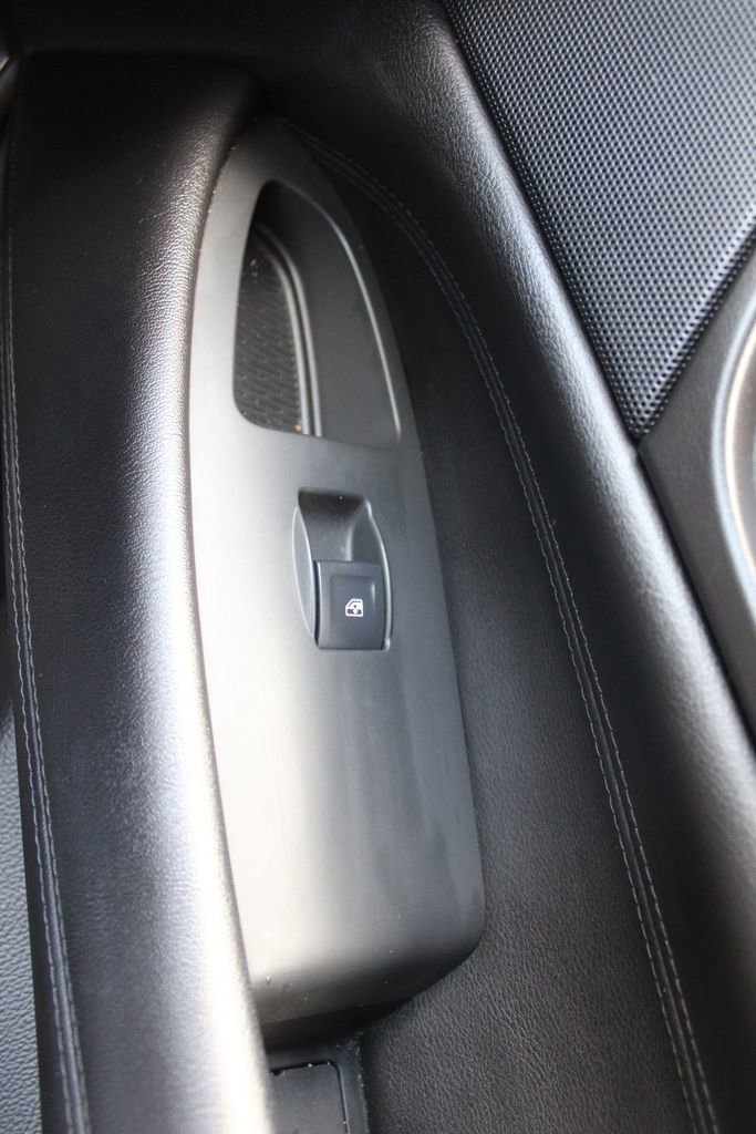 Used 2015 Cadillac Escalade Luxury AWD/4WD image 26