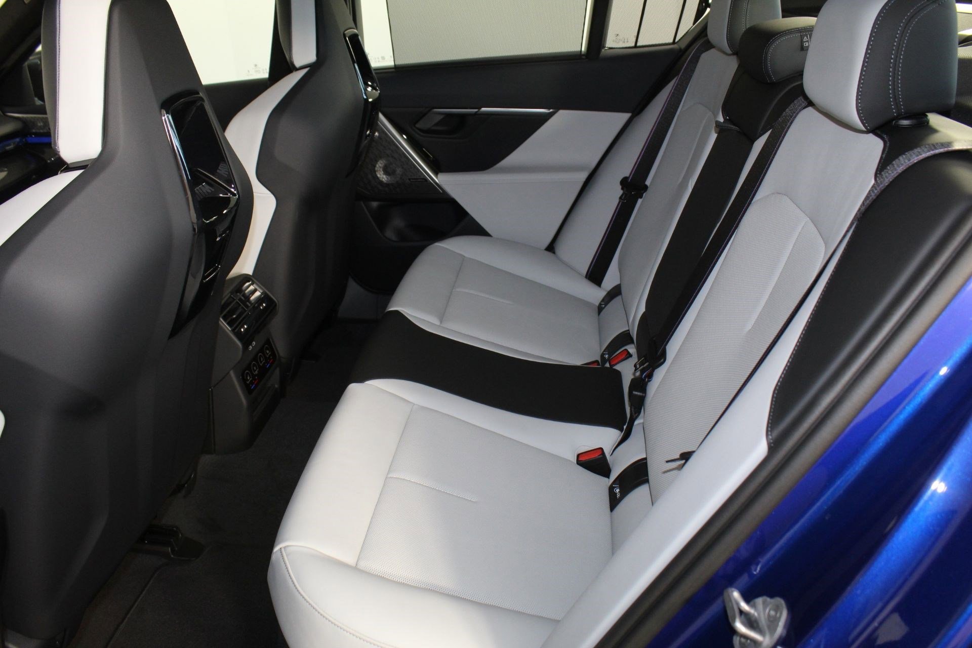 New 2026 BMW M5 w/ Carbon Package image 12