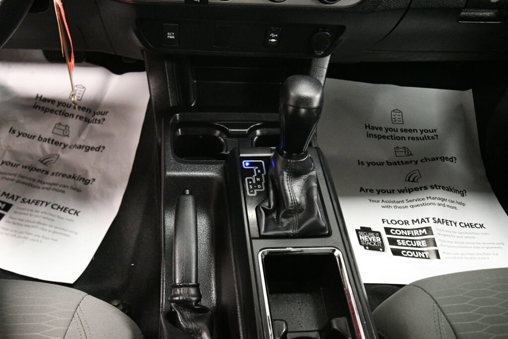 Used 2016 Toyota Tacoma SR w/ Exterior Package RWD image 16
