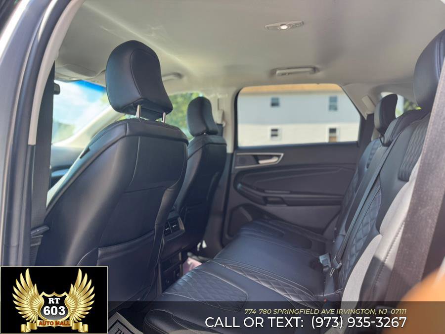 Used 2023 Ford Edge Titanium image 11