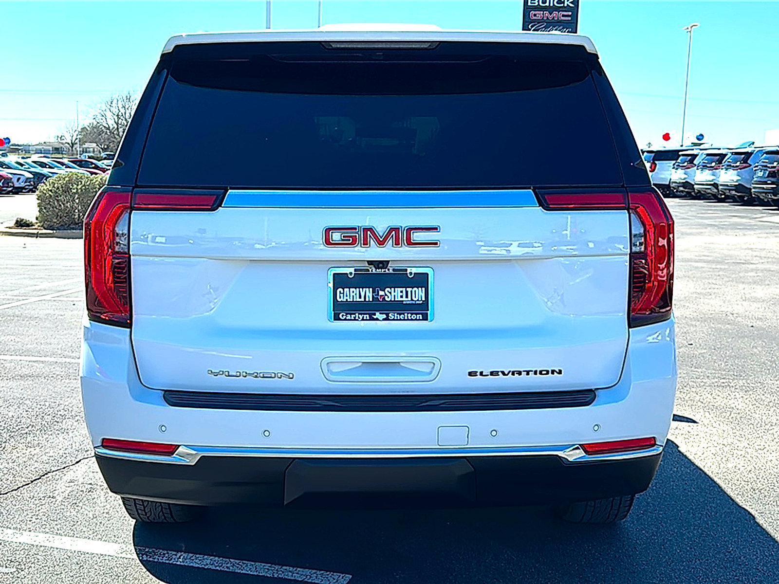 Used 2025 GMC Yukon XL Elevation image 7