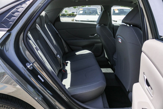 Certified 2026 Hyundai Elantra Sport FWD image 21