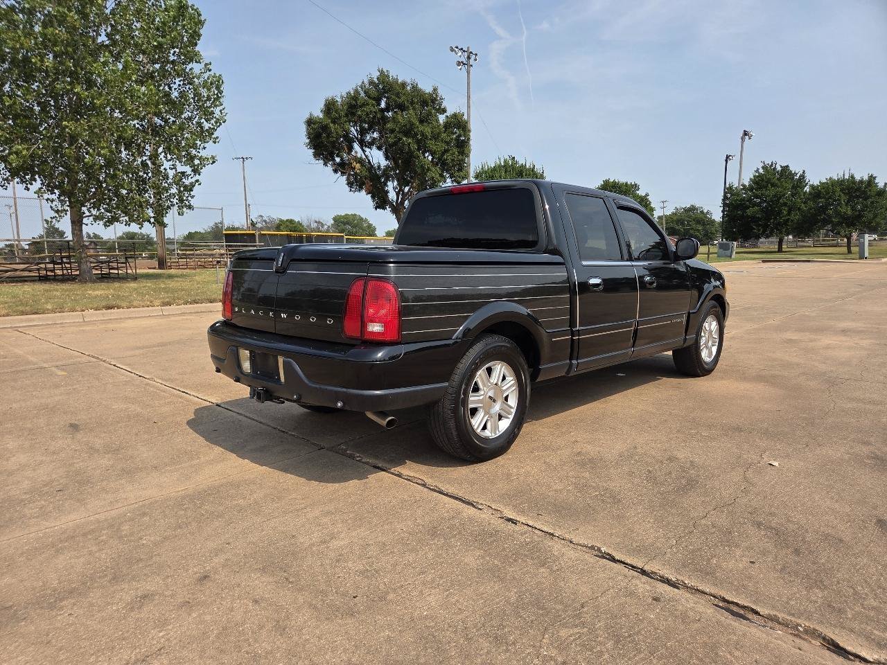 Used 2002 Lincoln Blackwood RWD image 26