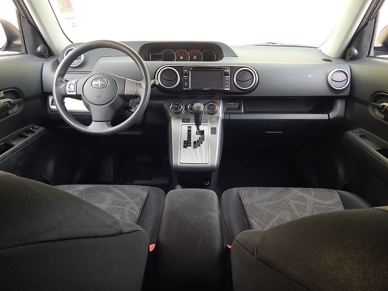 Used 2015 Scion xB image 13