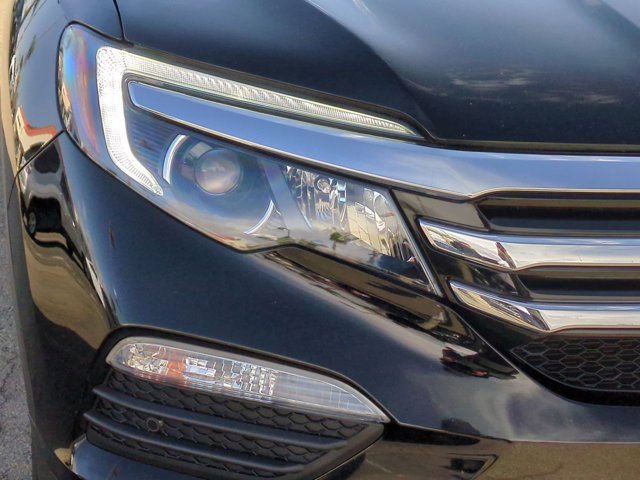 Used 2018 Honda Pilot Touring image 10