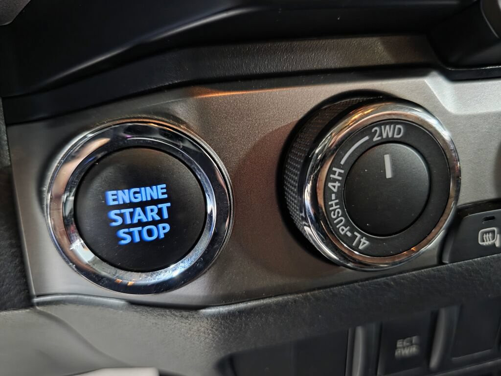 Used 2023 Toyota Tacoma SR5 AWD/4WD image 13