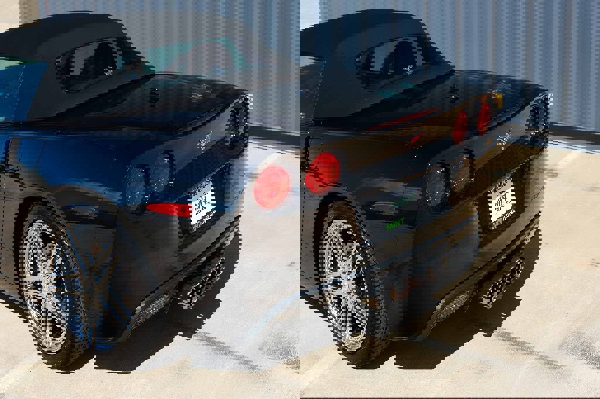 Used 2005 Chevrolet Corvette Convertible w/ Preferred Equipment Group image 39