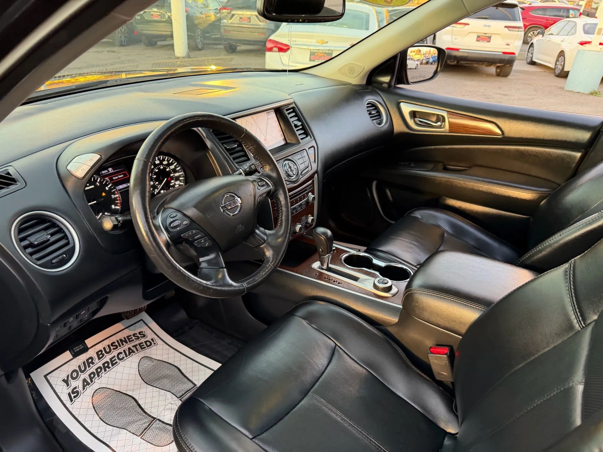 Used 2018 Nissan Pathfinder Platinum w/ Cargo Package image 15