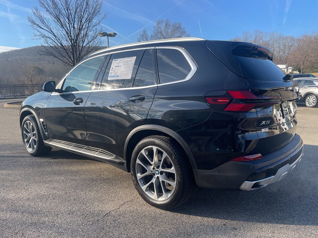 Used 2025 BMW X5 xDrive40i w/ Climate Comfort Package image 5