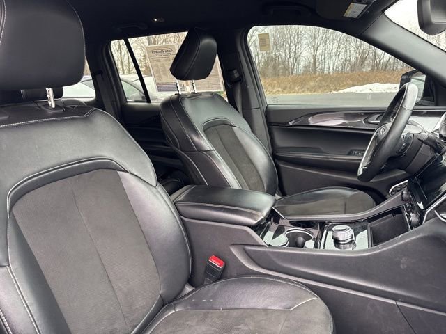 Used 2022 Jeep Grand Cherokee Altitude image 11