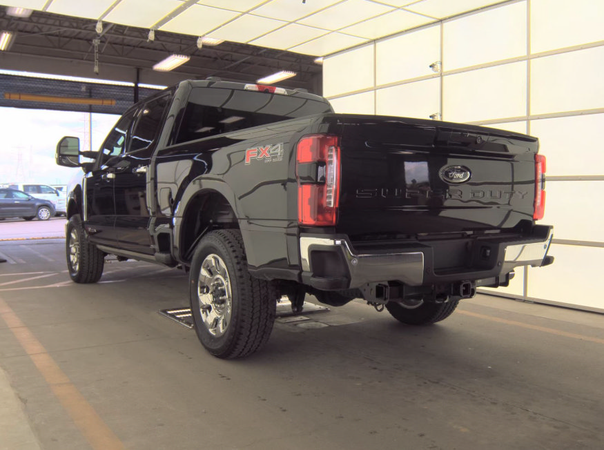 Used 2025 Ford F250 Lariat w/ Chrome Package AWD/4WD image 3