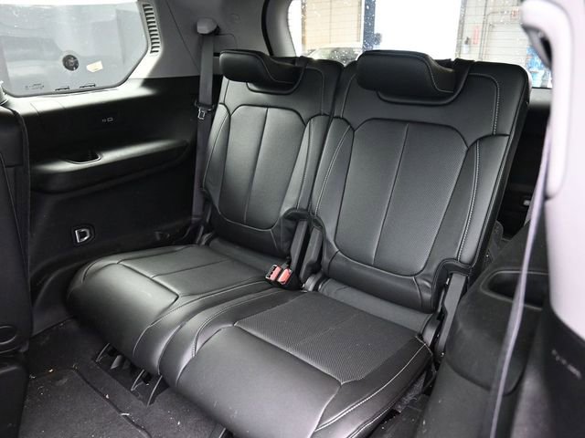 Used 2022 Jeep Grand Cherokee L Limited w/ Luxury Tech Group II image 14