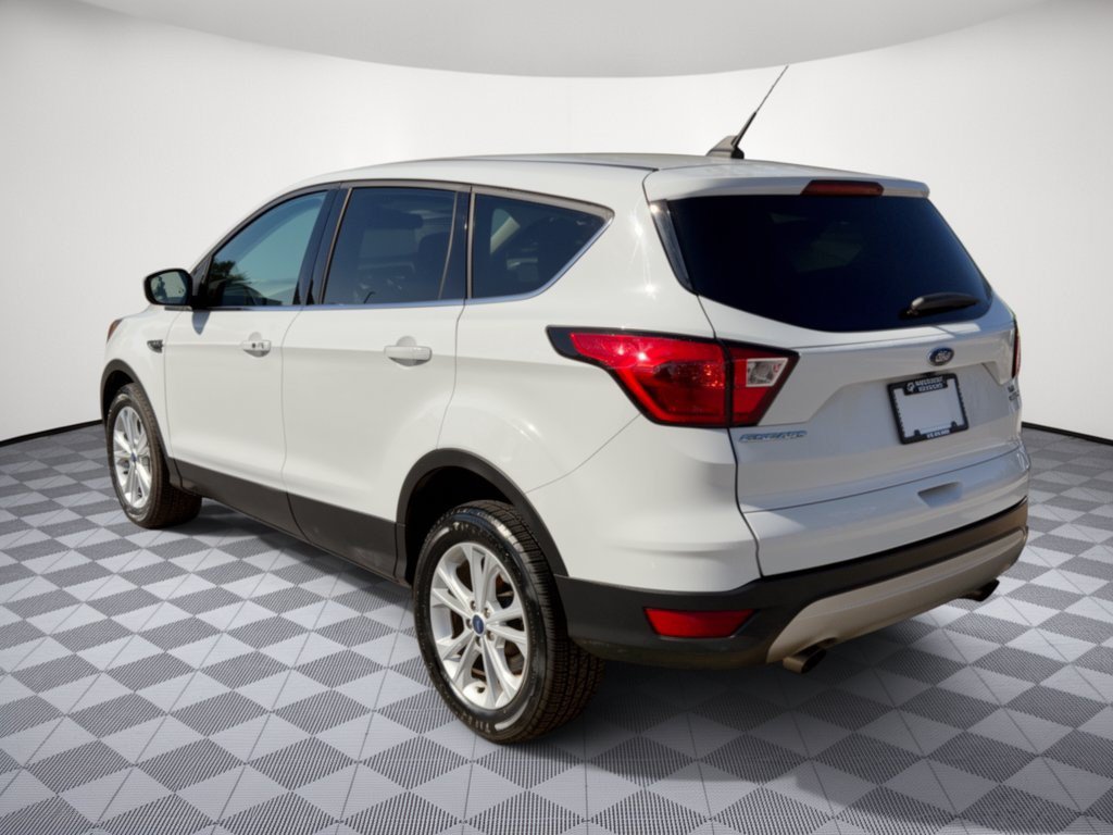 Used 2019 Ford Escape SE FWD image 3