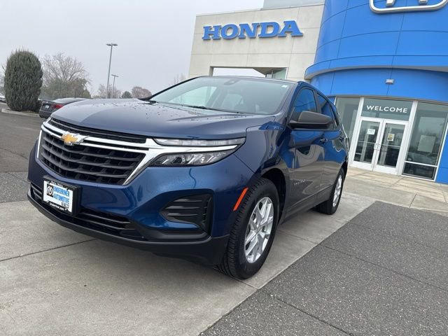 Used 2022 Chevrolet Equinox LS w/ LS Convenience Package image 16