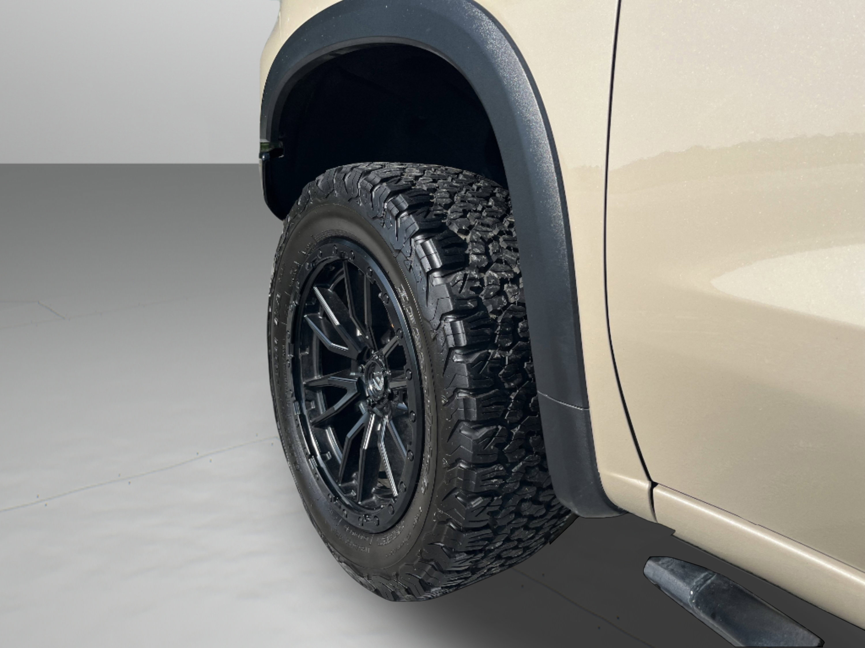 Used 2022 Chevrolet Silverado 1500 ZR2 w/ Technology Package image 23