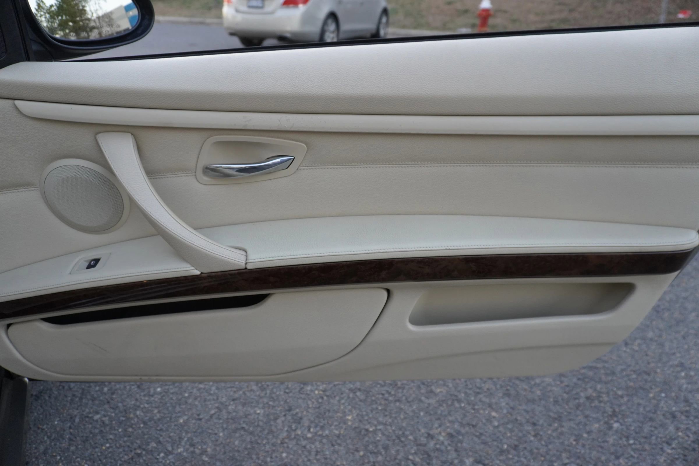 Used 2009 BMW 328i Convertible image 27