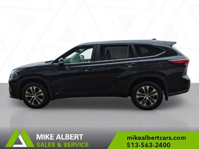 Used 2023 Toyota Highlander XLE image 4