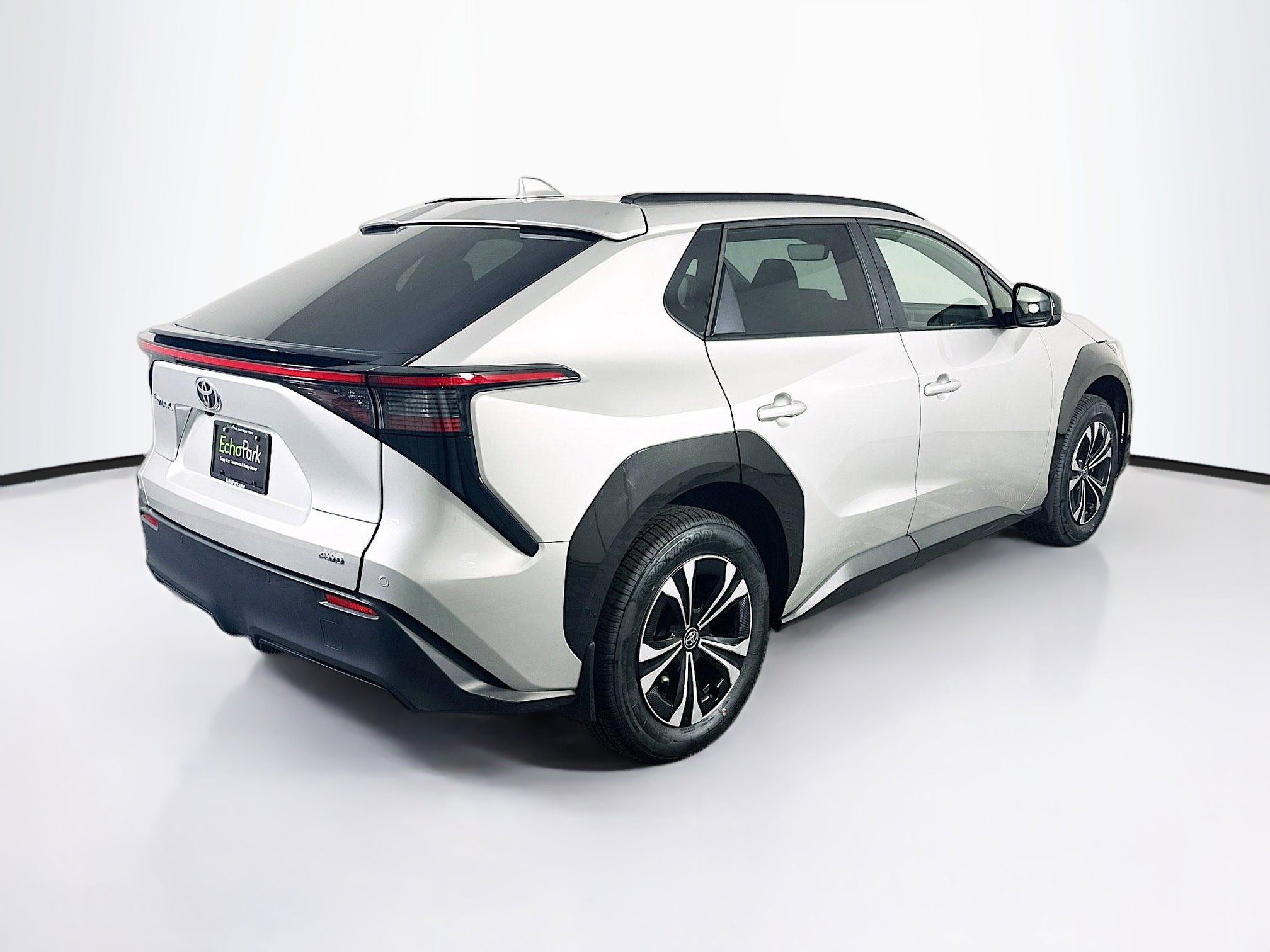 Used 2023 Toyota bZ4X XLE AWD/4WD image 9