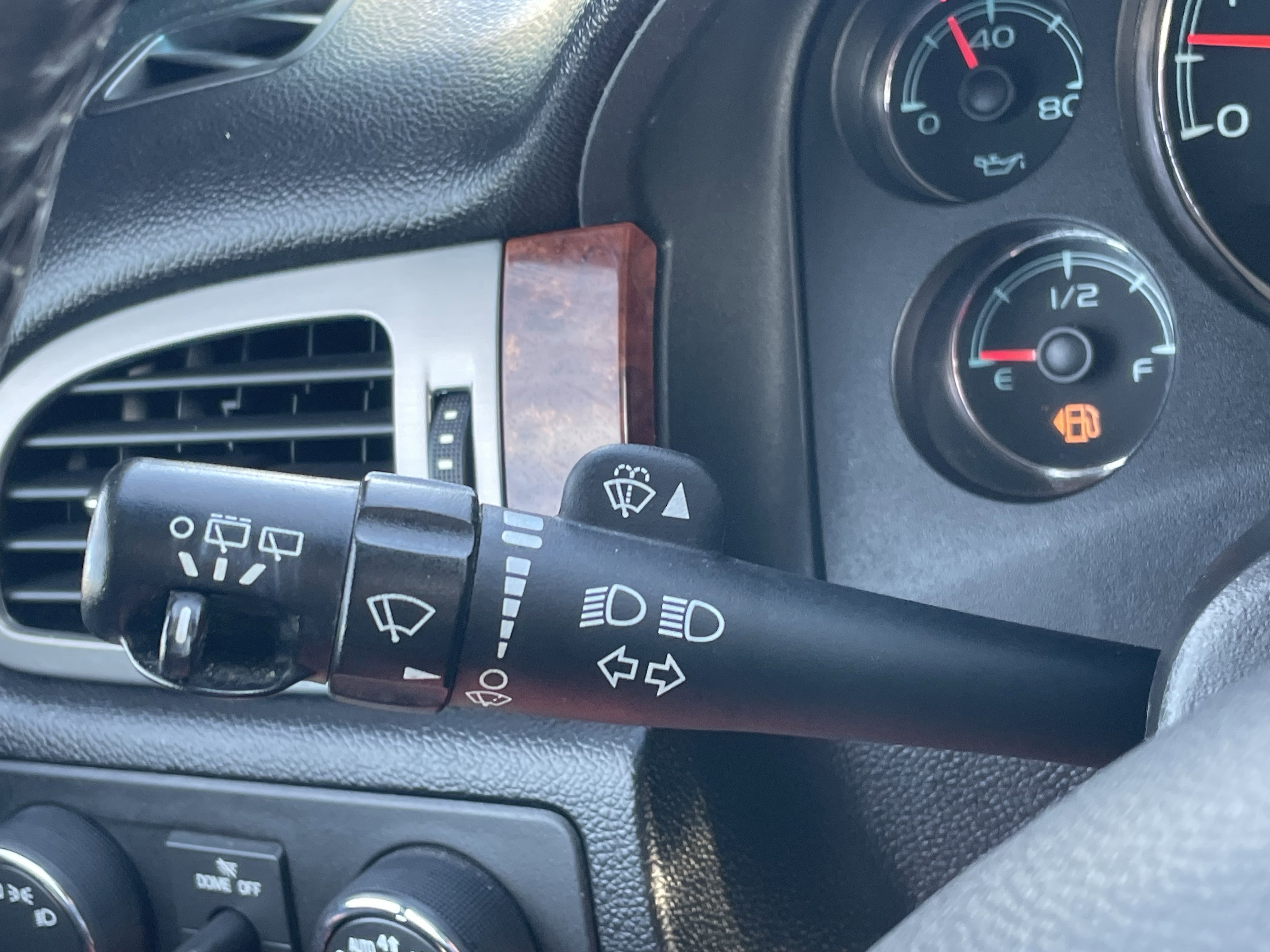 Used 2014 Chevrolet Tahoe LTZ AWD/4WD image 15