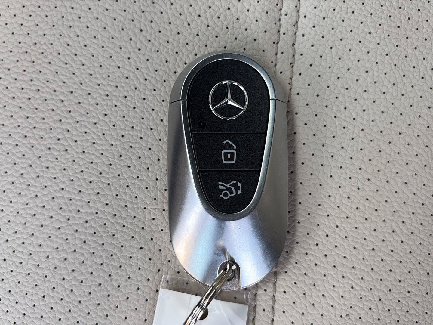 Used 2025 Mercedes-Benz C 300 4MATIC Sedan image 34