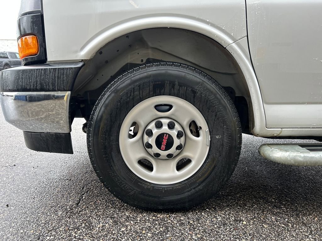 Used 2024 GMC Savana 2500 w/ Driver Convenience Package image 7