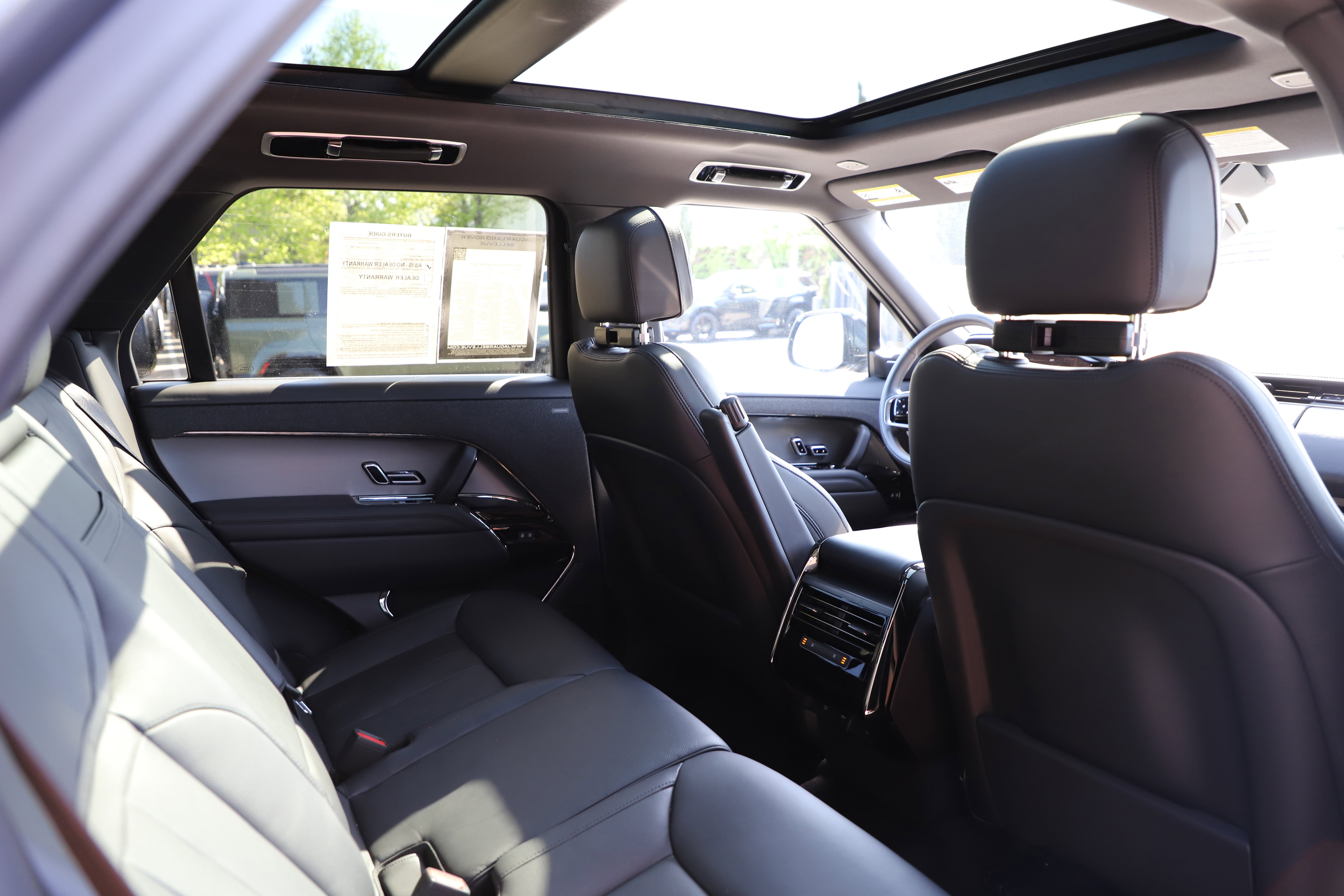 Certified 2025 Land Rover Range Rover Sport AWD/4WD image 11