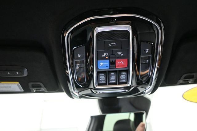 Used 2023 Jeep Grand Cherokee L Summit AWD/4WD image 12