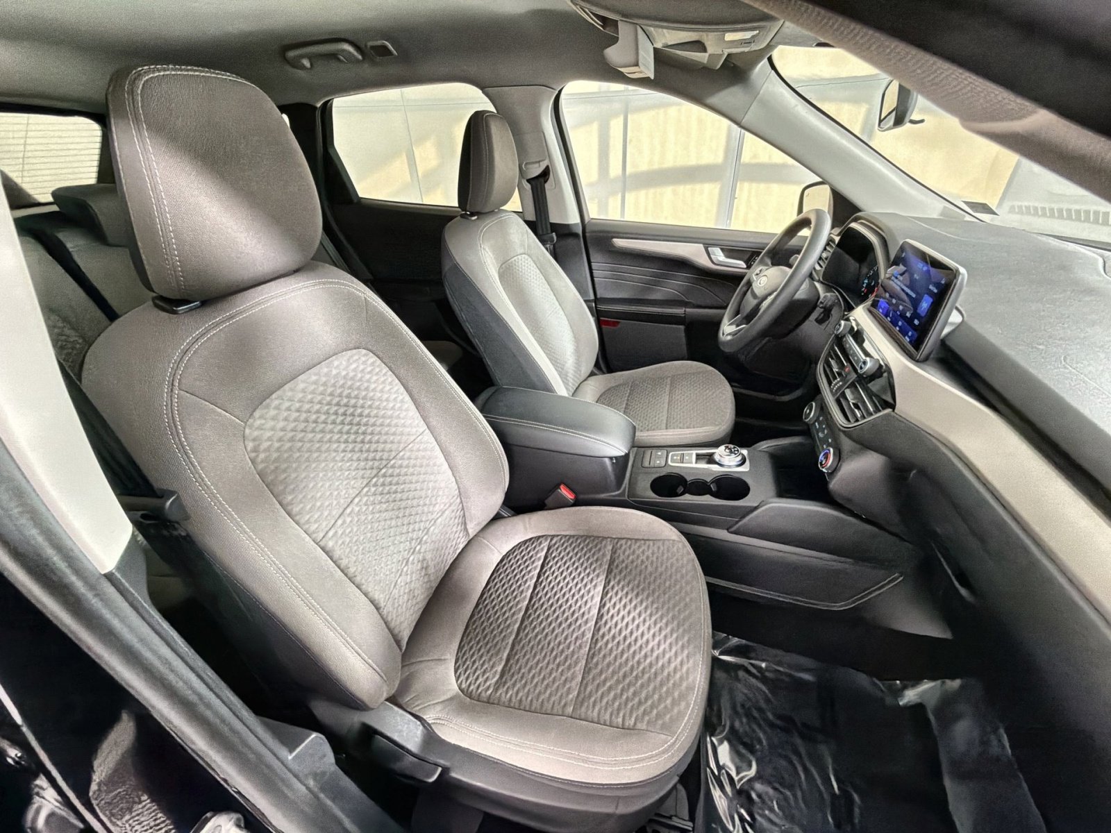 Used 2021 Ford Escape SE image 26