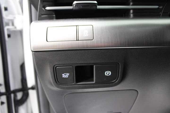 Used 2024 Hyundai Kona Limited FWD image 41
