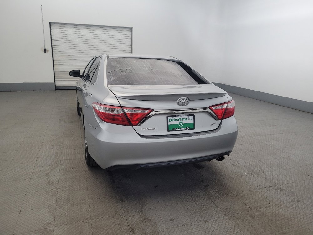 Used 2016 Toyota Camry SE image 6