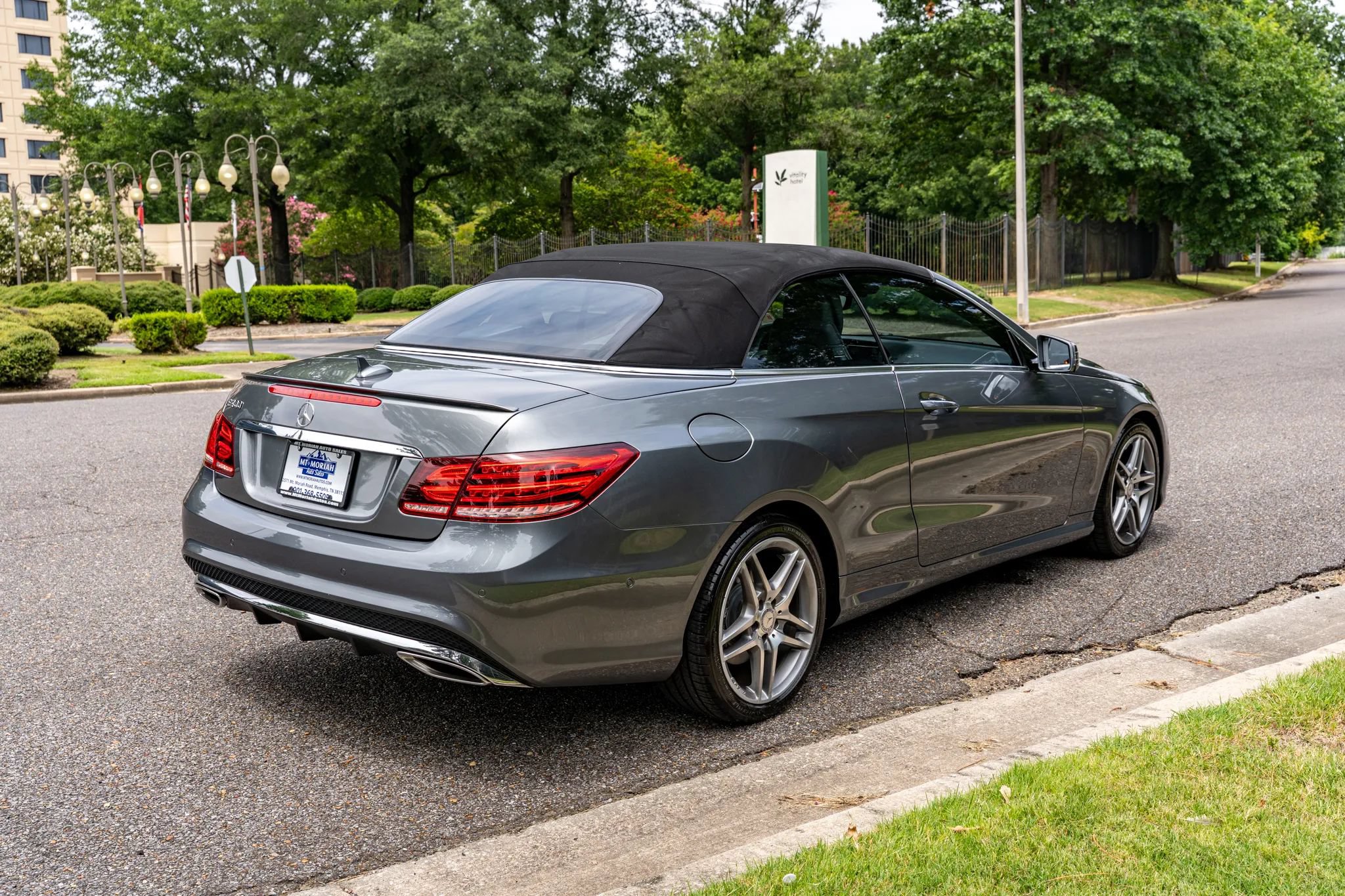 Used 2017 Mercedes-Benz E 400 Cabriolet w/ Premium 3 Package image 3