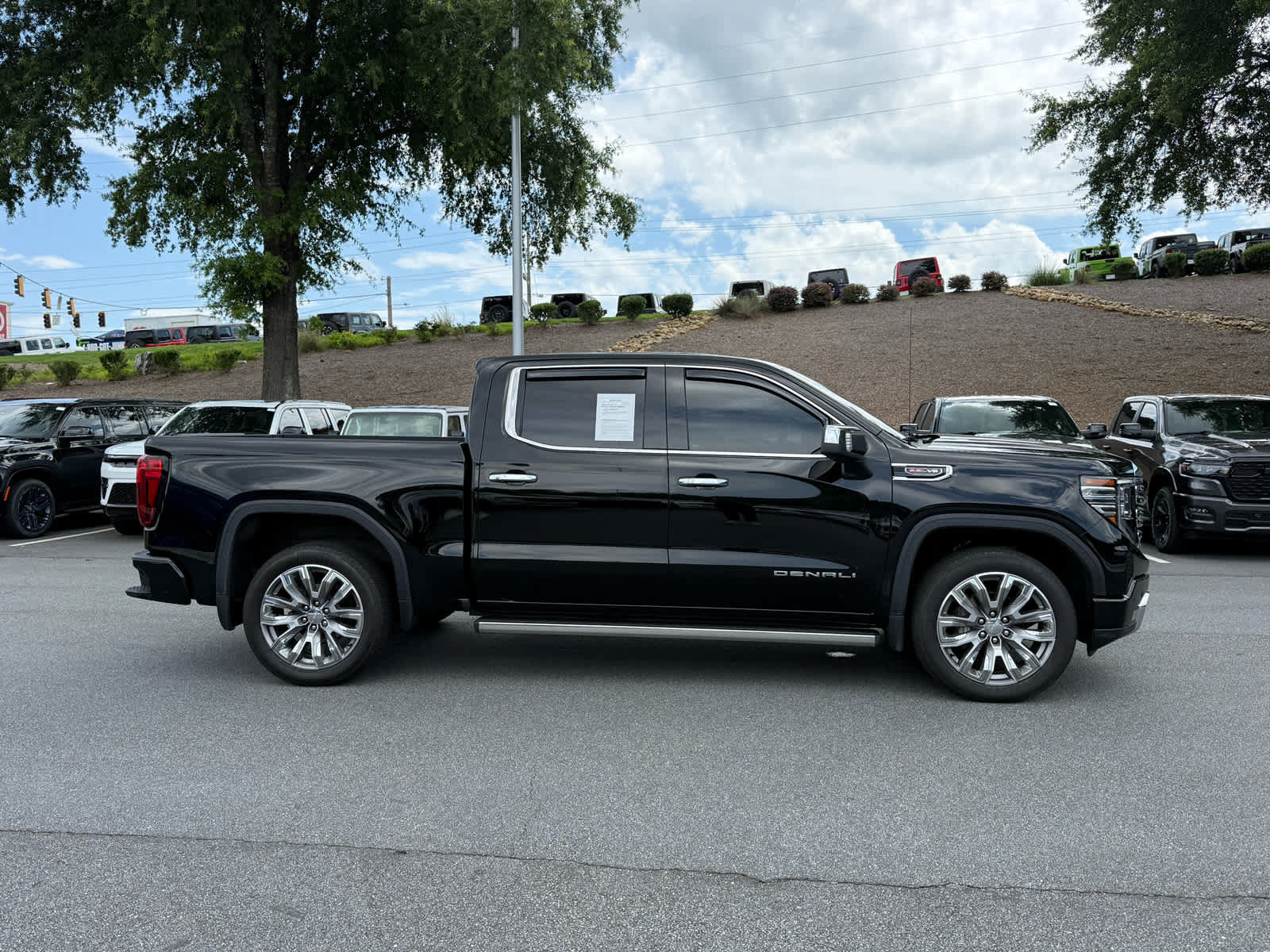 Used 2024 GMC Sierra 1500 Denali AWD/4WD image 6