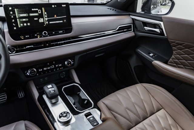 Used 2025 Mitsubishi Outlander SEL image 25