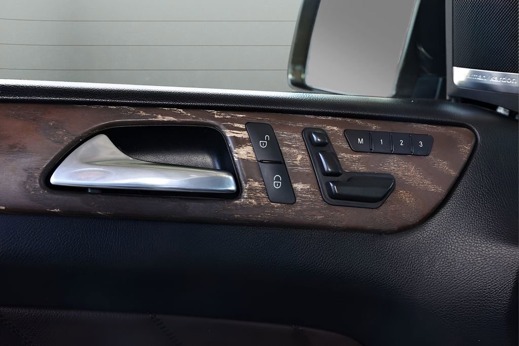 Used 2013 Mercedes-Benz GL 550 4MATIC image 40