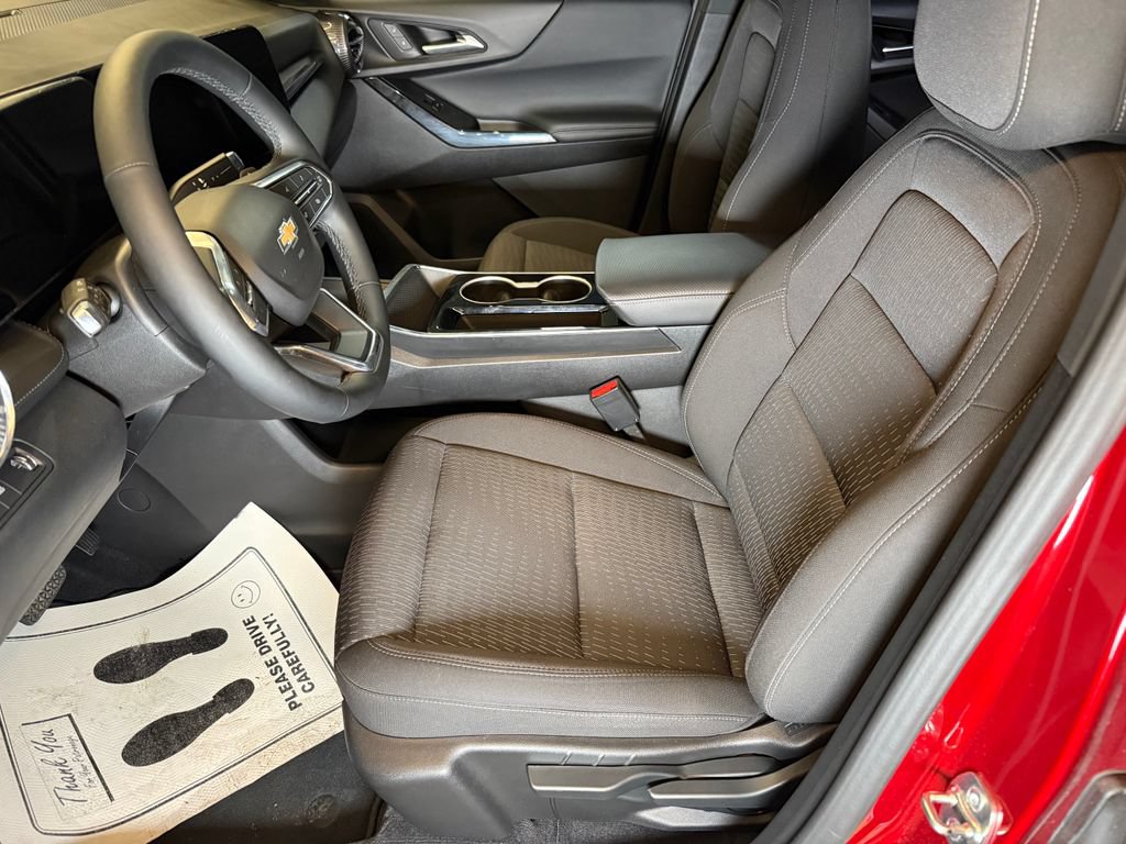 Used 2025 Chevrolet Equinox LT FWD image 18