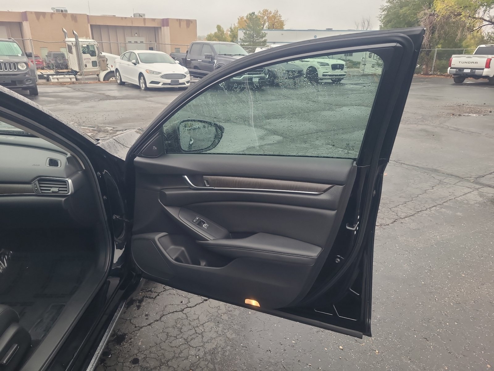 Used 2019 Honda Accord Touring image 16