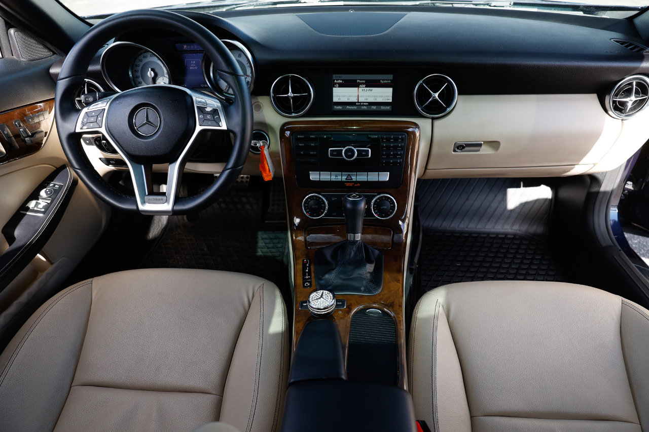 Used 2014 Mercedes-Benz SLK 250 image 2