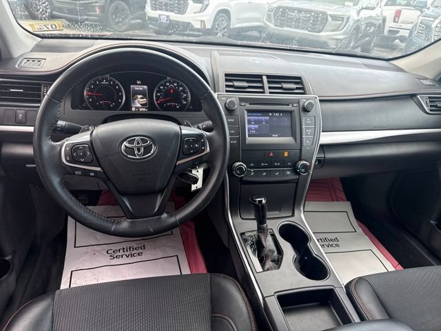 Used 2017 Toyota Camry SE w/ Moonroof Package FWD image 17