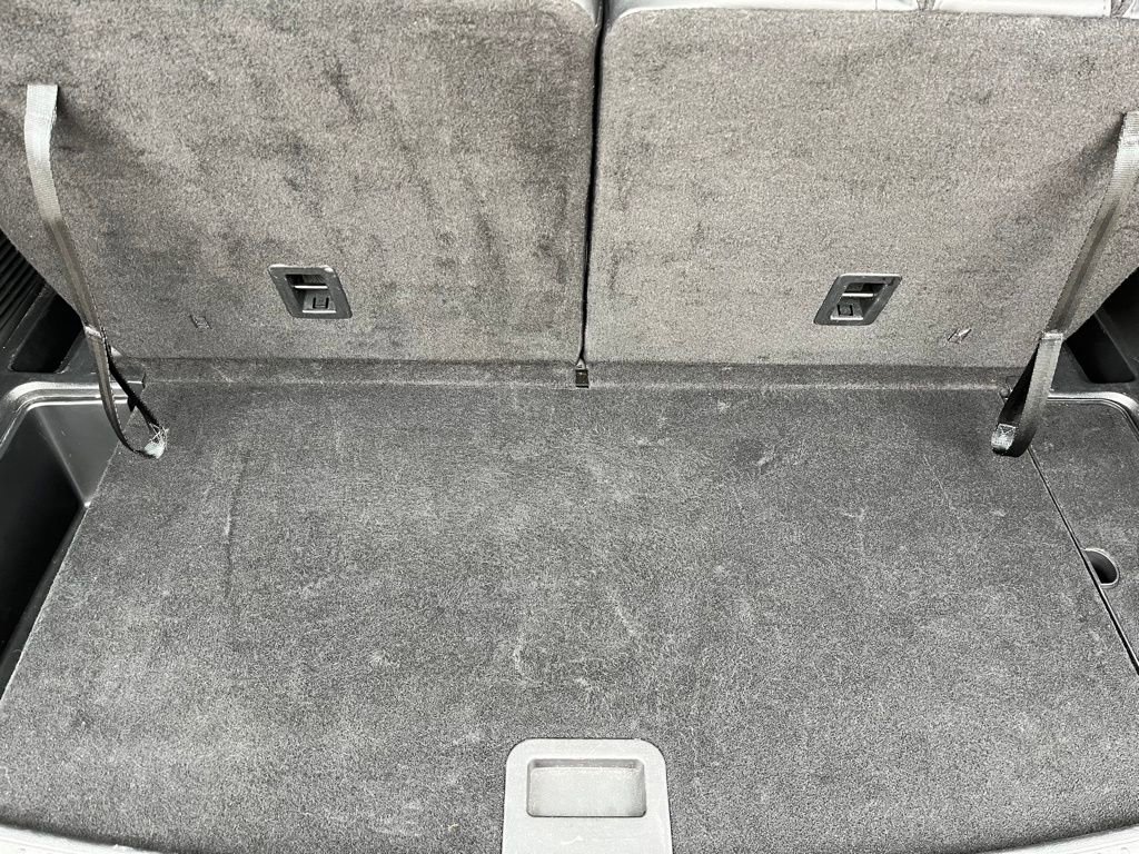 Used 2023 Ford Explorer XLT w/ Equipment Group 202A image 9