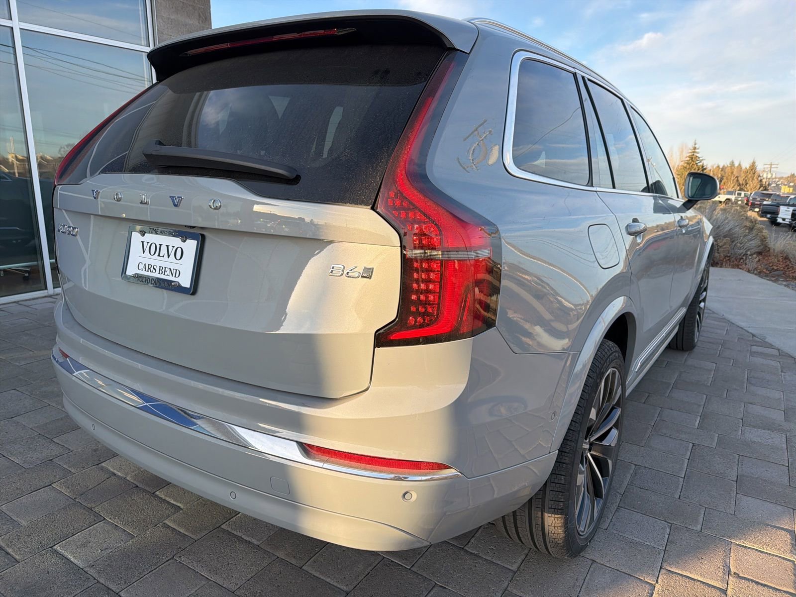 New 2026 Volvo XC90 B6 Ultra w/ Protection Package image 4