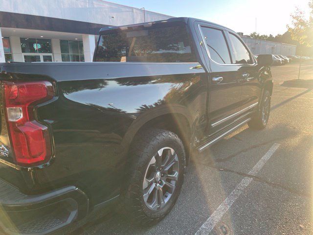 Used 2023 Chevrolet Silverado 1500 High Country w/ Technology Package AWD/4WD image 3