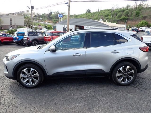 Used 2023 Ford Escape Platinum image 2