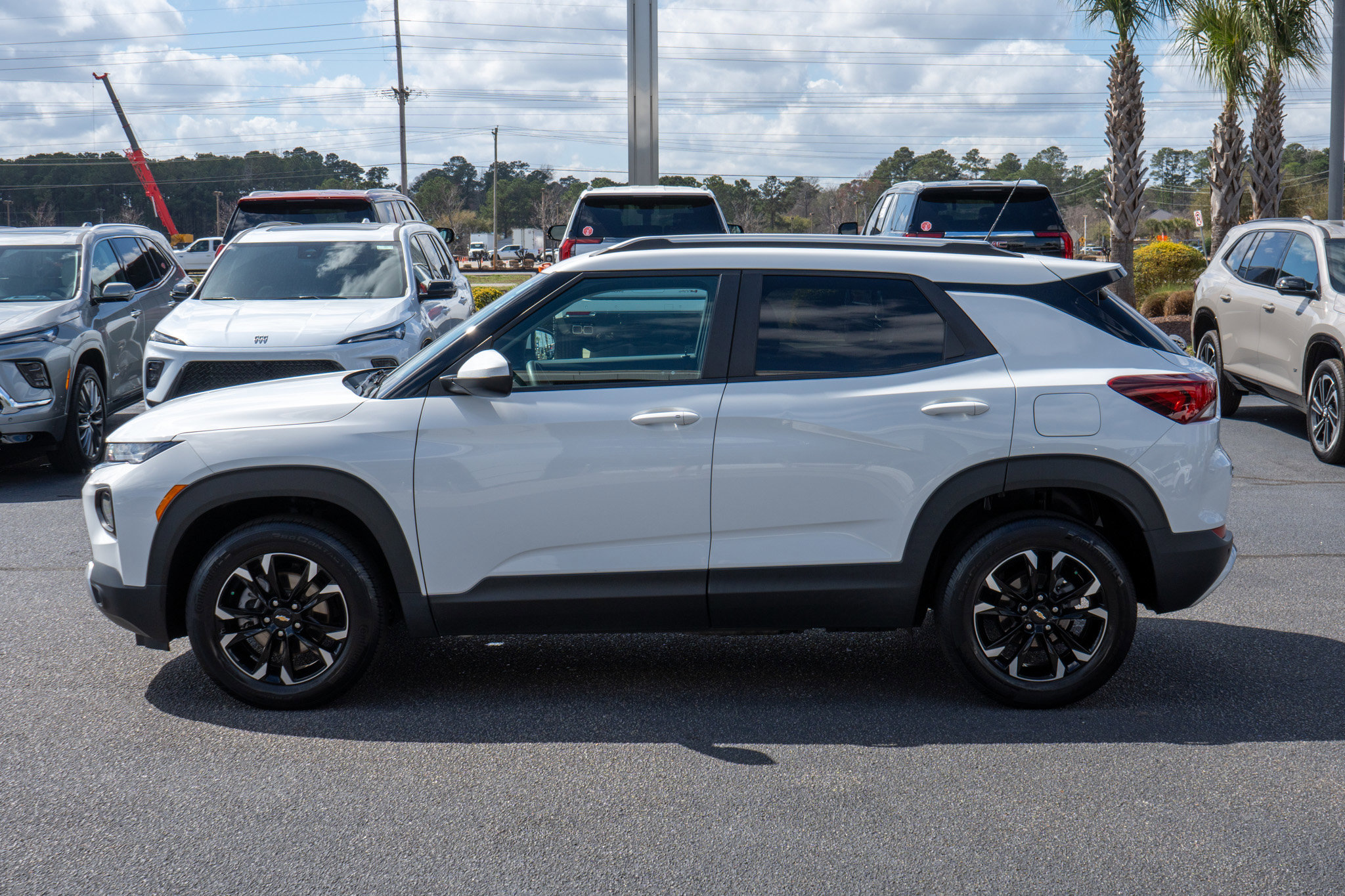 Certified 2022 Chevrolet TrailBlazer LT w/ Driver Confidence Package image 6