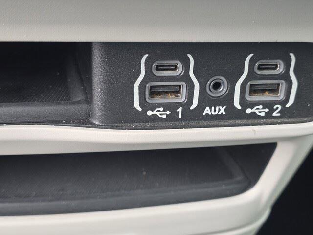 Used 2021 Chrysler Pacifica Touring-L image 22