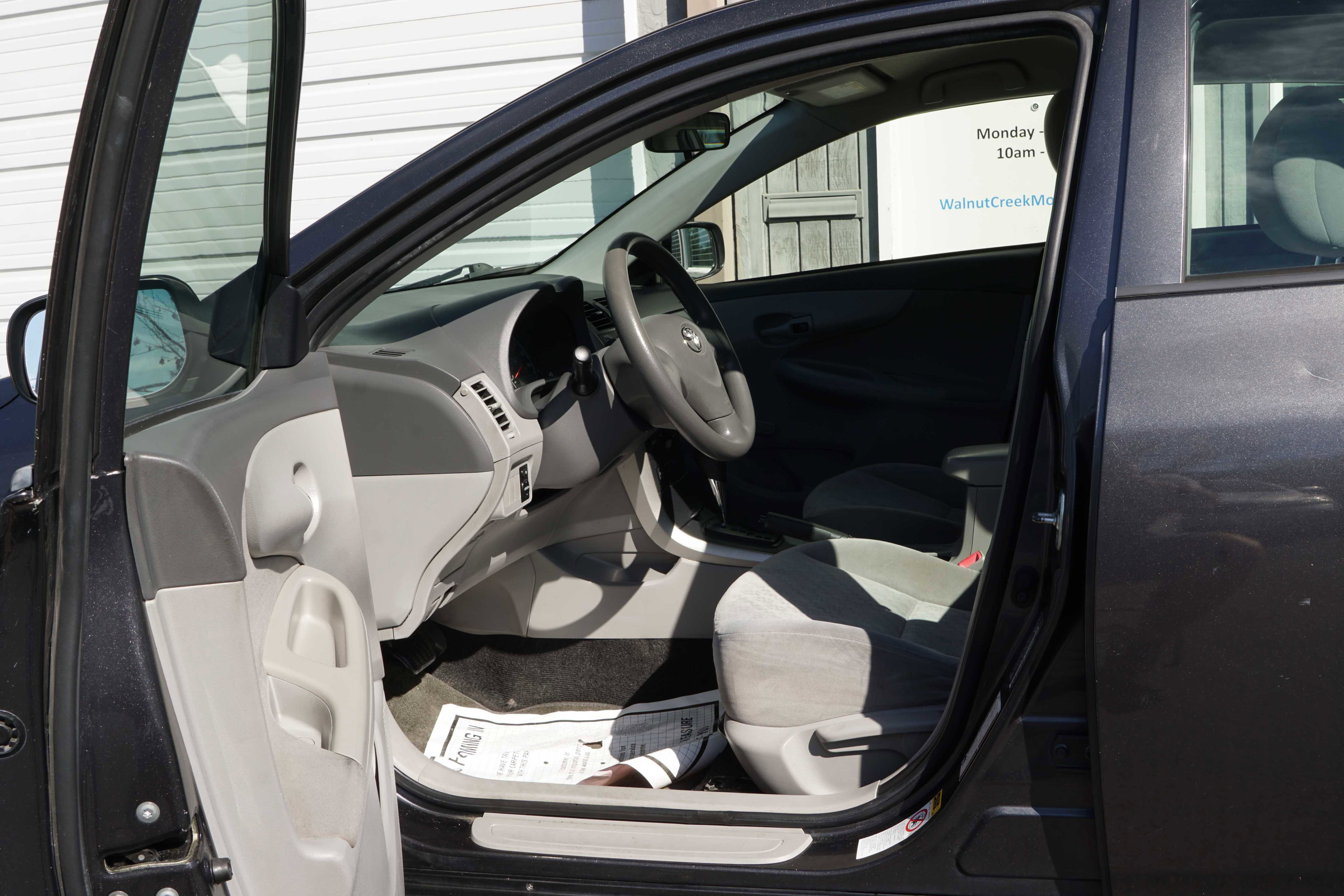 Used 2009 Toyota Corolla SEDAN 4D image 32