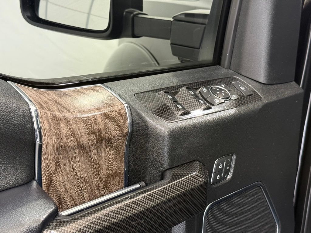 Used 2019 Ford F250 Lariat w/ Lariat Ultimate Package AWD/4WD image 16