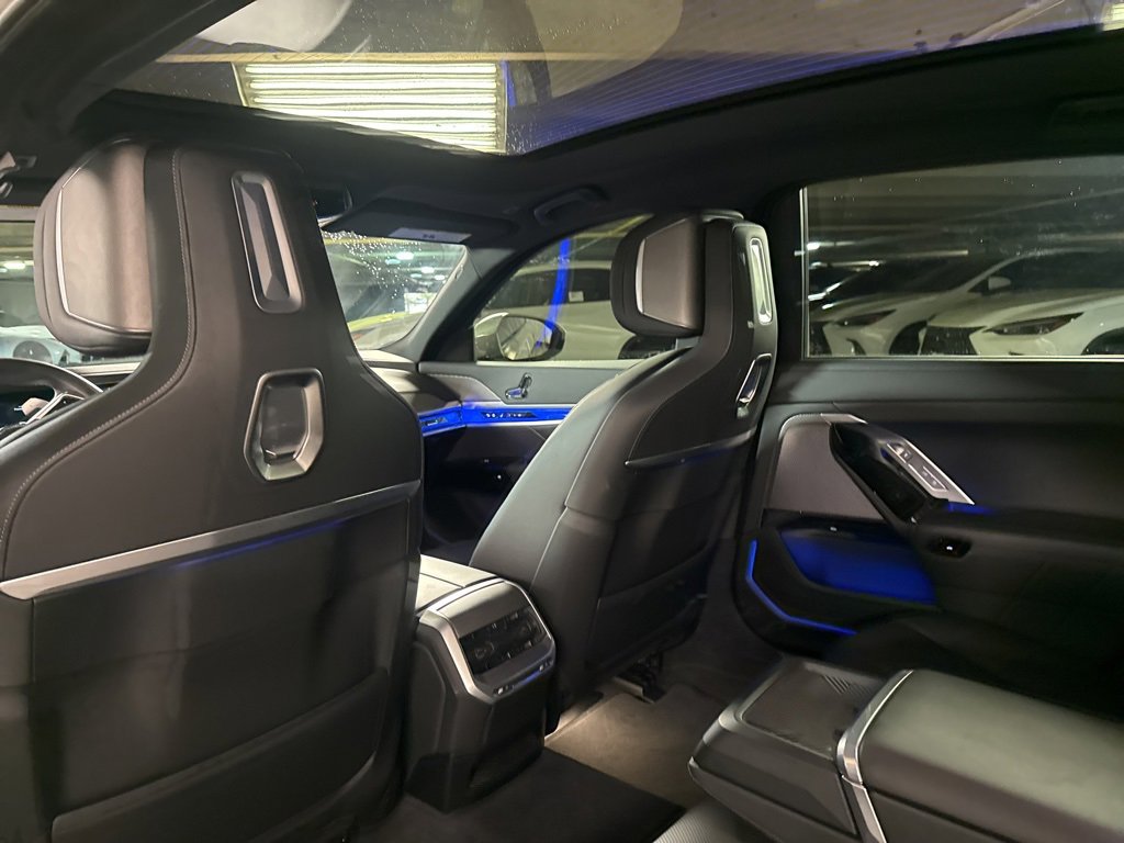 Used 2023 BMW 740i w/ Parking Assistance Package image 10