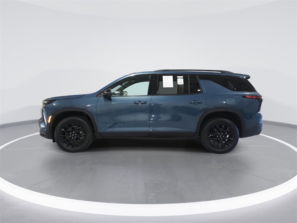 Used 2025 Chevrolet Traverse LT w/ Midnight/Sport Edition image 5